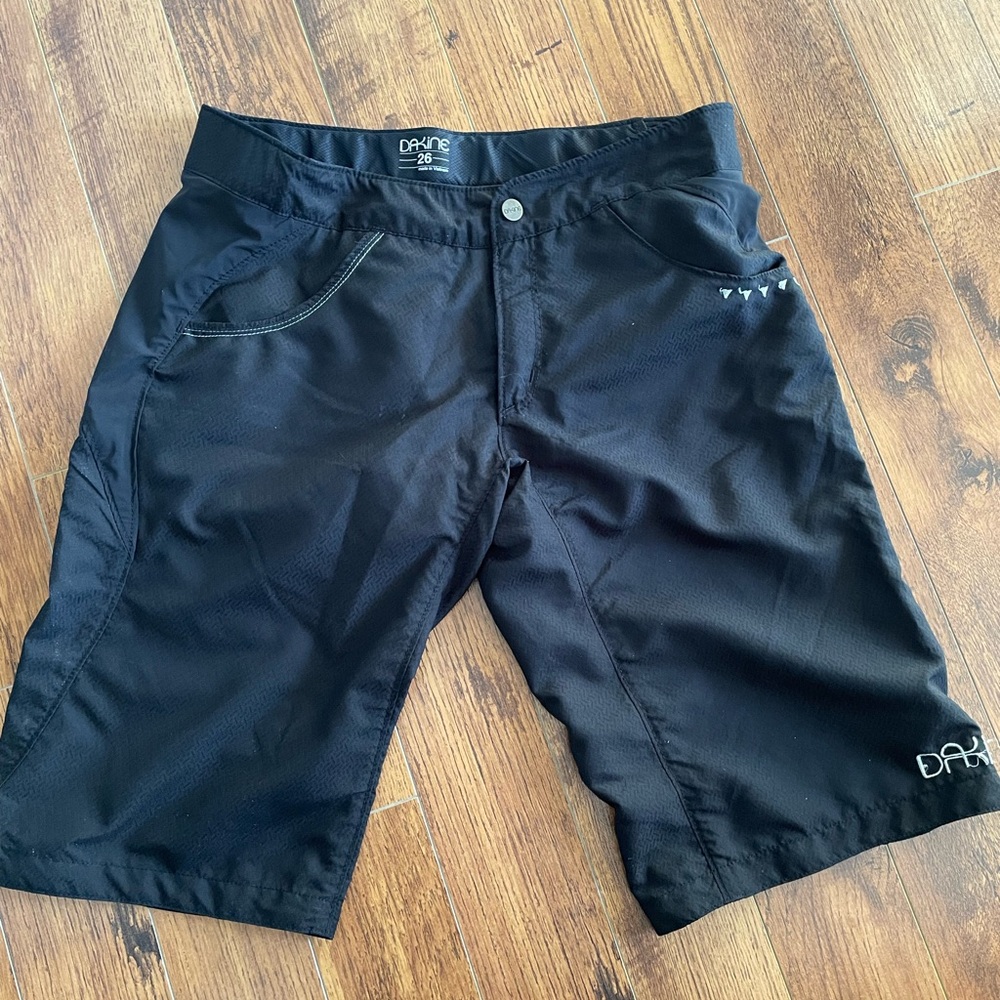 Dakine Women's Black Biking Shorts Size 26
